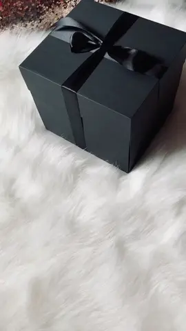 #gift #giftideas #cadeau #homme #surprise #birthdaygift #explosion #explosionbox #chocolate #fererorocher #explore