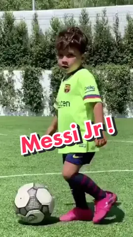 Like father, like son 😍 #Soccer #football #futbol #calcio #messi #leomessi #fcbarcelona #barcelona #barca