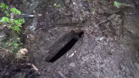 Нашли бункер под землей #металлоискатель #METALDETECTING #клад #коп #металлоискатель #находки #археология #ww2 #раскопки #рек