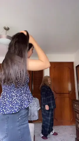 Enseñándole a bailar a mi abuela parte 2 #fyp #comedia #abuela