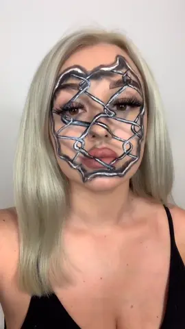Caged... 😬 IB @cakedbykelsey & @makeupmetamorphos (they’re amazing!!) #creativemakeupartist #crazymakeupchallenge #illusionmakeupchallenge #fyp