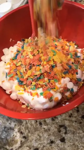 Rainbow Fruity Pebble Rice Krispies #ricekrispies #fyp #foryoupage #dessert #baker #easydiy