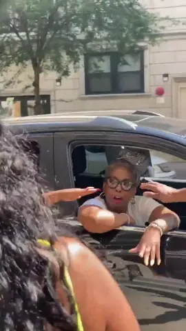 Who should get the front seat, mom or wife? 👇🤔 (IG: dannyduces_, starringsara, comedian_christineh, & dareal_dshiest) #Relationship #question #nyc