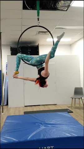 Another new combo I did today! still not perfect but I am so happy with my progress and strength 🥰🥰🥰 #aerials #lyra #Fitness #dance