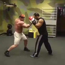 Body builder on pads #boxing #sport #muscle #fyp