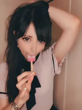 ただただ溶けかけのアイスを食べてるだけのアレ🍦#ぴえんな日常#夏服#アイスキャンディー#ペロペロ#スーパープレイ#なわけ#ぶちまけて