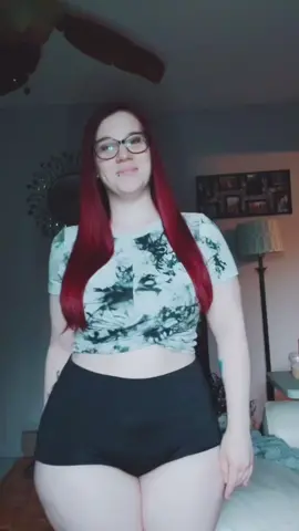 Regarde pas le gras pis toute 💃🏻🤯 #laffytaffydancechallenge #big #dance #fyp #foryou #pourtoi #xyzbca #itried