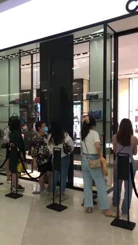 #chanel #chanelmafla #shopping #ตรงใจchallenge #PutURHandsUpChallenge #puturhandsupchallenge #tiktokunni #walkwithpomelo