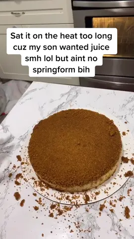 I dont like spring form pans! #cheesecake #kimmyskreations #tiktokbaker #fyp #foryou