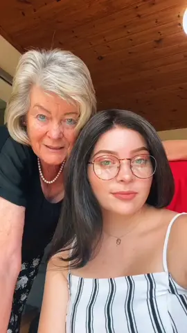 Ich liebe meinen Omi🥰😂 ich war hier immer als Kind und genieße die Zeit hier grade mega😍✌️ #grandparents #viral #foryou #makeup #alopecia #nohair
