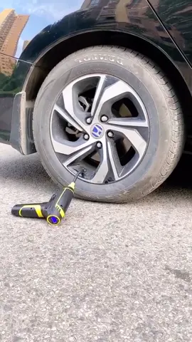 There is wireless air pump on the car to monitor the tire pressure and fill the air at anytime.#lifetip #useful #car #fyp