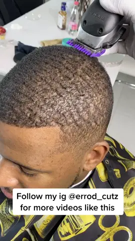 One of my favorite haircuts to do 😍 what y’all think? #barber #miami #miamibarber #wavecheck