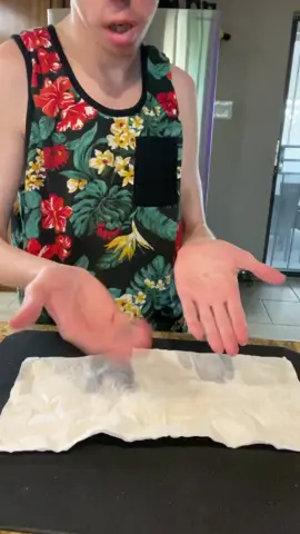 Amazing Coin Trick! #streetmagic #gottalent #cointrick #ellustionist #magictricks #appeardisappear #we_love_magic_tricks #mindblowingchallenge #fyp