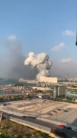 explosão em fábrica de fogos de artifício no Líbano😱😱😱😱