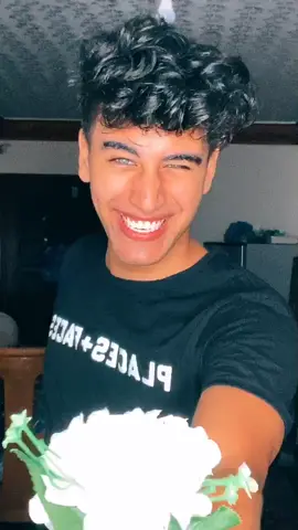 محدش هيعرف يعد الشيكولاتة 😂😂😂