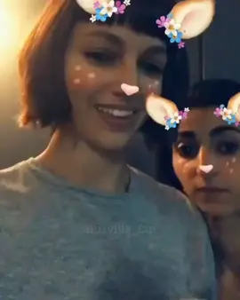 Ayer Ursula publicó estos dos videos en su historia que recordaba de Snapchat y dijo que extrañaba a Alba. ¿Cómo no amar a estos dos?