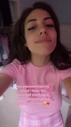 ￼