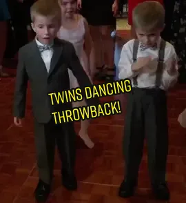 Twins Dancing...#sharpefamilysingers @sharpefamilysingers @sharpe_twins #fyp #dancing