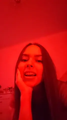I see reeeeeedddd😝❤️ #isseered #365days #rot #frage #reaction #foryou #foryou #lustig #dumm #nehmtesmithumor