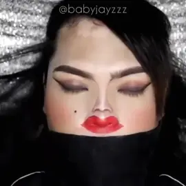 i did the #tinyfacechallenge #tinyfacemakeupchallenge ahahahaabfjalfjrxxs