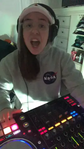 When ur the DJ but you are also in charge of the lights 😂 (why am I out here making these kinds of Tik Toks at 3am, will anyone see this? 😂)