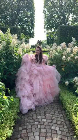 #розовое#розовоеоблачко #hautecouture #photoshoot #красиво#модель #принцесса #likeaprincess #фотосесси #сьемки #платье #клип #моделинг