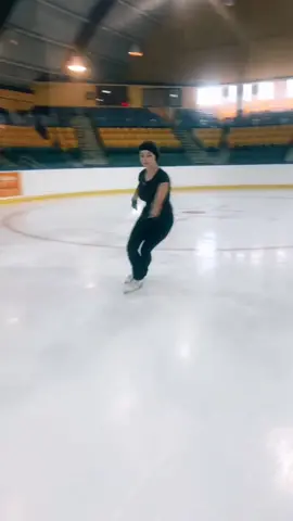 A little skating vid for ur feed :) #figureskating #figureskater #skating #skatersoftiktok #IceSkating