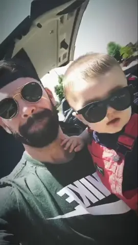 My dude 🤜🏻🤛🏻 #dadlife #dylanscottnobody