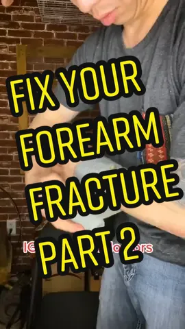 Splinting Forearm Fracture Part2 #medicaltok #doctors #medicaltiktok #LearnOnTikTok #tiktokeducator #firstaidkit #firstaidtips #nurses #medicalstudent
