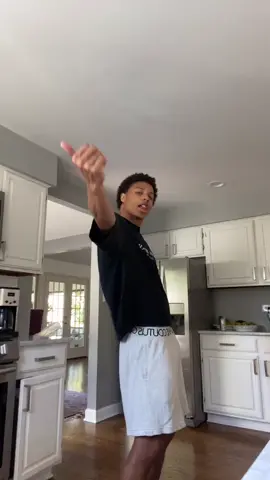 new favorite dance (dc: @fammouzz.khariiiii)