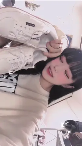 옷이랑 신발이 세트로 너무 귀여운 ༼ つ ◕◡◕ ༽つ#러디칙스챌린지208 #포즈간츠 #poseganch #멈멈CV #협찬