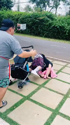 CAI DE DENTRO DO CARRO 😰 CLAUDINHO ME DERRUBOU 😩