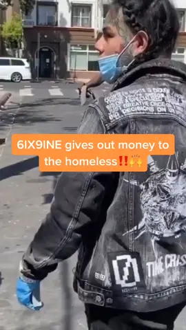 #6ix9ine back at it again giving out free money‼️👀 What yall rhink of this⁉️🤔