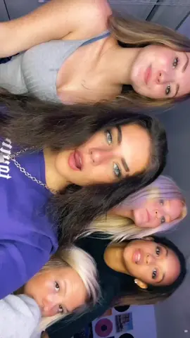 look at my pretty ass friends. thats all #fyp