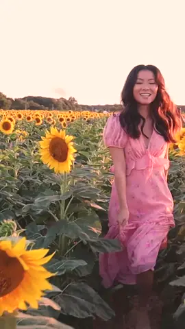 Watching the sunset overlooking sunflower fields 🌻 #sunflower #favoritememory #cottagecore #cottagecoreaesthetic #cottagecorefashion #nature