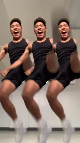 So many good WAP dances here on tiktok! Had to throw in the iconic kick at the end 🤪 (dc: @itsray.2) @iamcardib @theestallion