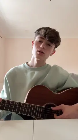 Go follow my Instagram - @elliotjamesreay 🙃 #fyp #foryou #singing #viral #BØRNS #elctriclove #uktiktok #britishtiktok #usatiktok