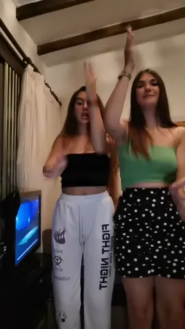 En bucle con este baile😍
