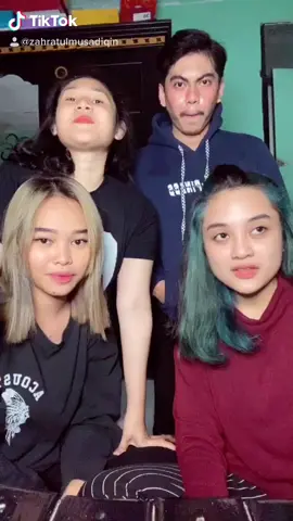 Emang gini teman2 ku suka kasar☹️kalau gak kasar gak asik😩😩#sahabateditioncheck #fypシ #fypdoesntwork