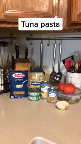 TUNA PASTA #tuna #tunapasta #LearnOnTikTok #tiktokfood #atun #atragar #NBAThundersticks #readySETgo #MedievalTikTok #