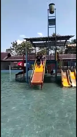 anak gak ada ahlak akuh ini..mamaknya lagi kesakitan ini malah diketawain 😂😆hampura makk #fyp #foryoupage