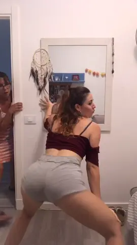 vaya, la mami Dori me ha pillado examinándome de perreing😂 | sígueme en insta: merycaldass