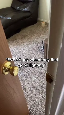 Check the pump #goodlightingcheck #mirrorselfie #flexonem