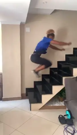 Adaptação é tudo... #atleta #saltos #atletismo #saltocomvara #emcasa