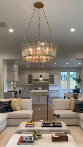 #DateNight #interiordesign #luxuryhome #luxuryliving #houstonhomes #houstondesign #luxuryrealestate #dreamhome #lighting #livingroom #kitchendesign