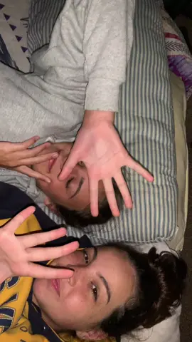 dont worry guys she actually put her finger down😹