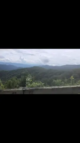 Thankful to live so close to this beautiful view 🧡 #mountaingirl #Outdoors #smokeymountains #tennessee #fyp #foryou