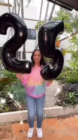 En esta familia ya somos 25 millones y 1 billón de likes 💃🏻💃🏻💃🏻 gracias por tanto linduras, siempre estan en mi corazón 😍
