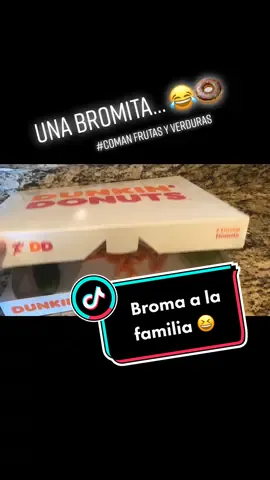 #comedia #familia #toxica #broma Es un video viejo pero todavía me hace reír. Querian Donas! Pero su salud es primero 😂 🍩 #dunkindonuts