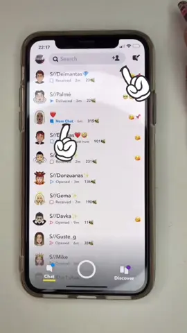How to view snaps without other people seening it! Follow to learn more snapchat tricks! #snapchat #lifehacks #foryou #foryoupage #share #follow